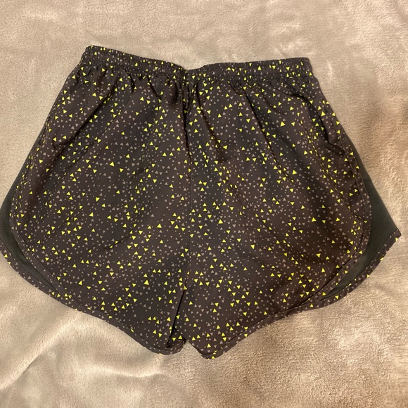 Nike Dri-Fit Shorts - Picture 4 of 4